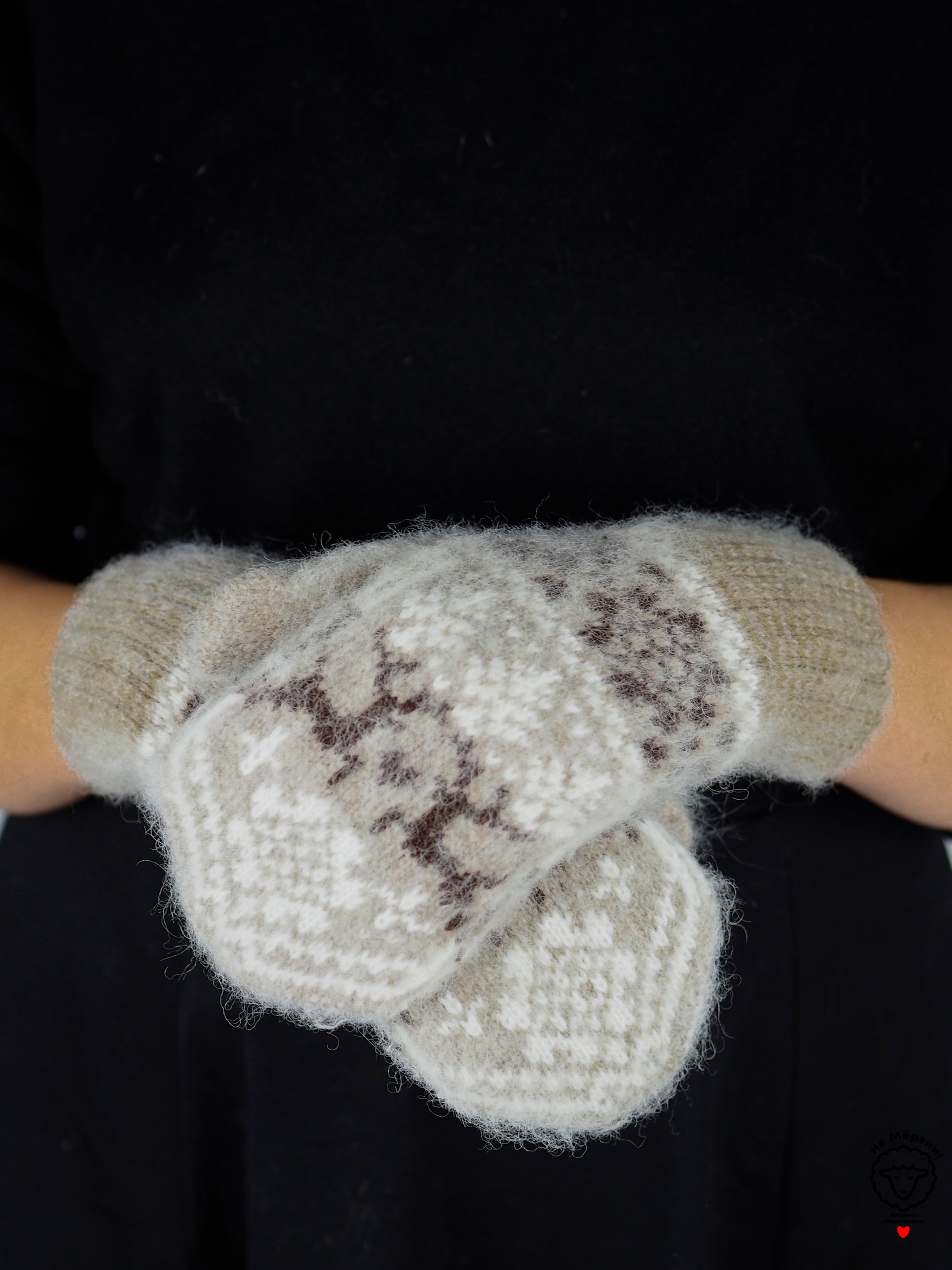 Deer Wool Mittens, Beige